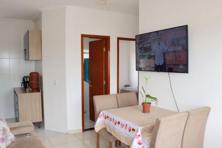 Sala de casa para alugar com 2 quartos, 43m² em Jardim São Miguel, Cotia