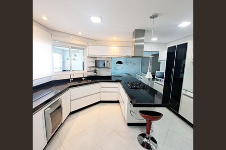 Apartamento à venda com 225m², 4 quartos e 4 vagasCozinha