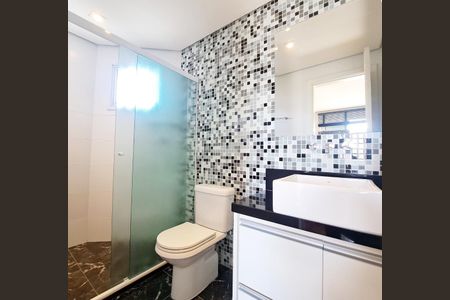 Apartamento à venda com 225m², 4 quartos e 4 vagasBanheiro da Suíte 2