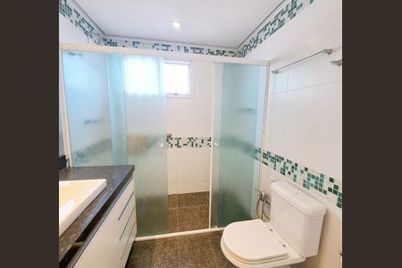 Apartamento à venda com 225m², 4 quartos e 4 vagasBanheiro da Suíte 4