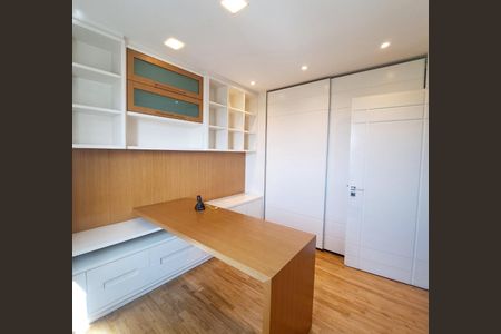 Apartamento à venda com 225m², 4 quartos e 4 vagasQuarto 