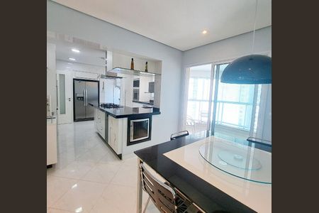 Apartamento à venda com 225m², 4 quartos e 4 vagasCozinha