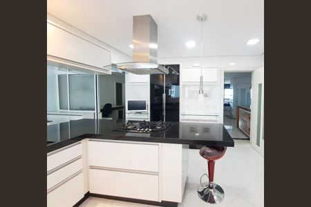 Apartamento à venda com 225m², 4 quartos e 4 vagasCozinha