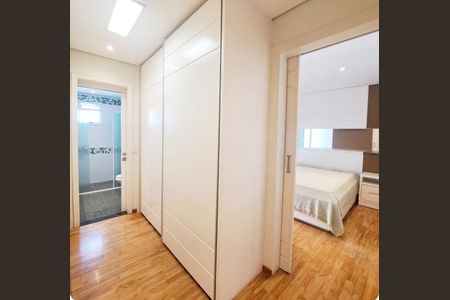 Apartamento à venda com 225m², 4 quartos e 4 vagasCloset
