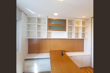 Apartamento à venda com 225m², 4 quartos e 4 vagasQuarto 