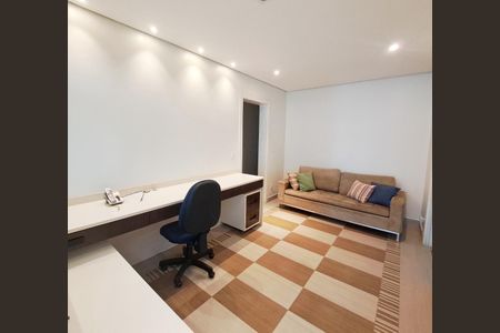Apartamento à venda com 225m², 4 quartos e 4 vagasEscritório