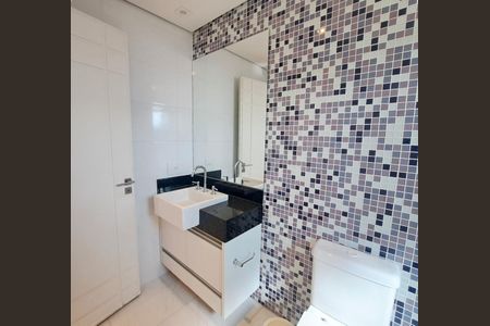 Apartamento à venda com 225m², 4 quartos e 4 vagasBanheiro da Suíte 3