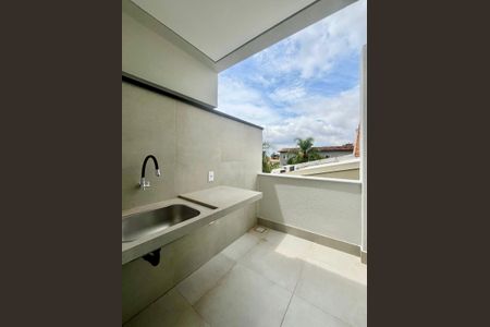 Casa de condomínio à venda com 158m², 3 quartos e 2 vagas Casa de condomínio à venda com 158m², 3 quartos e 2 vagasÁrea de Serviço