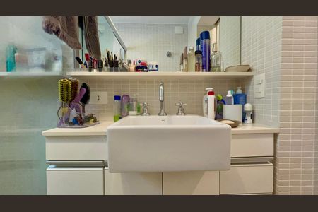 Apartamento para alugar com 104m², 2 quartos e 1 vaga Apartamento para alugar com 104m², 2 quartos e 1 vagaBanheiro da Suíte 2