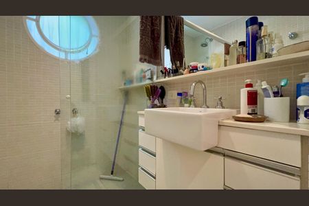 Apartamento para alugar com 104m², 2 quartos e 1 vaga Apartamento para alugar com 104m², 2 quartos e 1 vagaBanheiro da Suíte 2