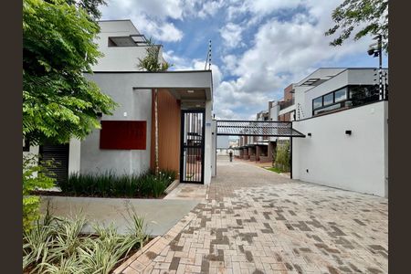 Casa de condomínio à venda com 158m², 4 quartos e 2 vagasFachada e portaria