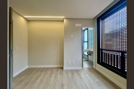 Casa de condomínio à venda com 158m², 4 quartos e 2 vagasSuíte
