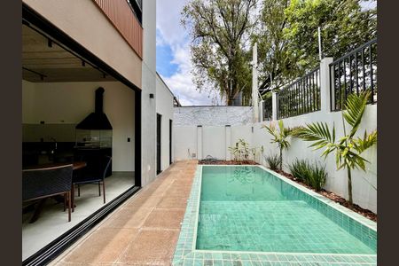 Casa de condomínio à venda com 158m², 4 quartos e 2 vagasÁrea comum - Piscina