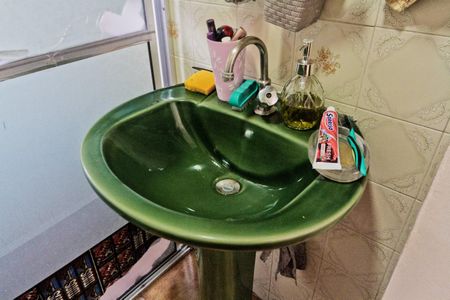 Casa à venda com 350m², 3 quartos e 4 vagasCasa 2 - banheiro