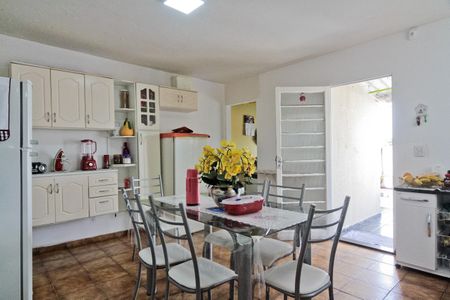 Casa à venda com 350m², 3 quartos e 4 vagasCasa 2 - cozinha