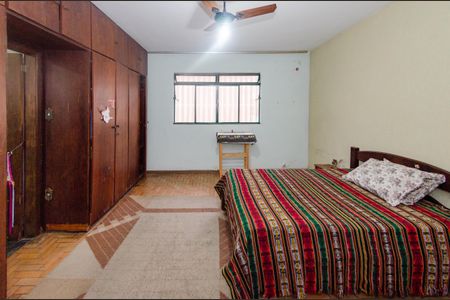 Casa à venda com 220m², 4 quartos e 2 vagas Casa à venda com 220m², 4 quartos e 2 vagasQuarto 3