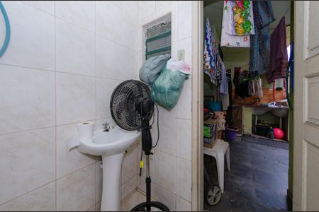 Casa à venda com 220m², 4 quartos e 2 vagas Casa à venda com 220m², 4 quartos e 2 vagasBanheiro de serviço