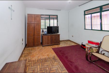 Casa à venda com 220m², 4 quartos e 2 vagas Casa à venda com 220m², 4 quartos e 2 vagasQuarto 4