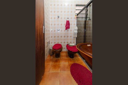 Casa à venda com 220m², 4 quartos e 2 vagas Casa à venda com 220m², 4 quartos e 2 vagasBanheiro 2