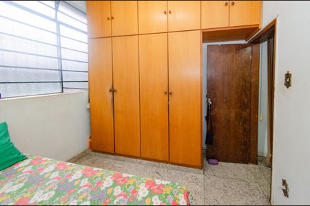Casa à venda com 220m², 4 quartos e 2 vagas Casa à venda com 220m², 4 quartos e 2 vagasQuarto 1