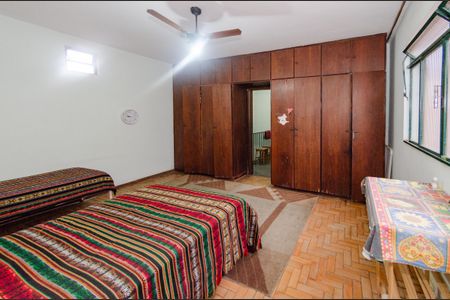 Casa à venda com 220m², 4 quartos e 2 vagas Casa à venda com 220m², 4 quartos e 2 vagasQuarto 3