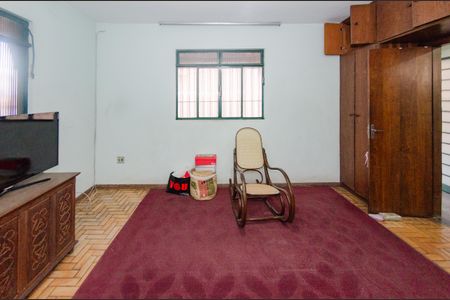 Casa à venda com 220m², 4 quartos e 2 vagas Casa à venda com 220m², 4 quartos e 2 vagasQuarto 4