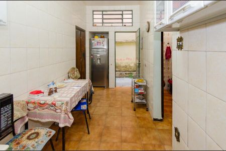 Casa à venda com 220m², 4 quartos e 2 vagas Casa à venda com 220m², 4 quartos e 2 vagasCozinha