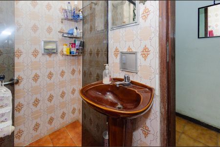 Casa à venda com 220m², 4 quartos e 2 vagas Casa à venda com 220m², 4 quartos e 2 vagasBanheiro 2