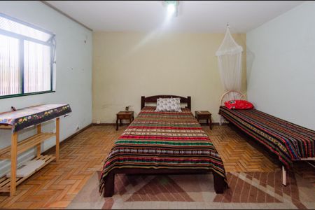 Casa à venda com 220m², 4 quartos e 2 vagas Casa à venda com 220m², 4 quartos e 2 vagasQuarto 3