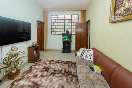 Sala de casa à venda com 4 quartos, 220m² em Nova Suíça, Belo Horizonte