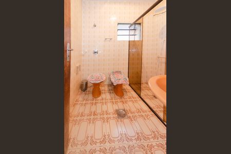 Casa à venda com 220m², 4 quartos e 2 vagas Casa à venda com 220m², 4 quartos e 2 vagasBanheiro 1