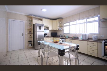 Casa à venda com 165m², 3 quartos e 1 vaga