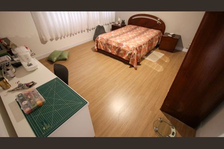 Casa à venda com 165m², 3 quartos e 1 vaga