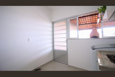 Casa à venda com 165m², 3 quartos e 1 vaga