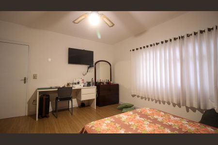 Casa à venda com 3 quartos, 165m² em Vila Paulo Silas, São Paulo