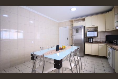 Casa à venda com 165m², 3 quartos e 1 vaga