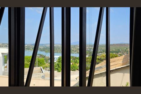 Casa à venda com 250m², 3 quartos e 4 vagas Casa à venda com 250m², 3 quartos e 4 vagasFoto 03