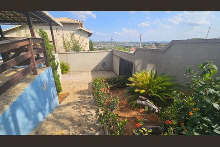 Casa à venda com 250m², 3 quartos e 4 vagas Casa à venda com 250m², 3 quartos e 4 vagasFoto 24