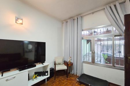 Casa à venda com 157m², 3 quartos e 2 vagas Casa à venda com 157m², 3 quartos e 2 vagasSala