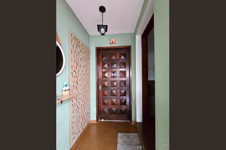 Casa à venda com 157m², 3 quartos e 2 vagas Casa à venda com 157m², 3 quartos e 2 vagasEntrada