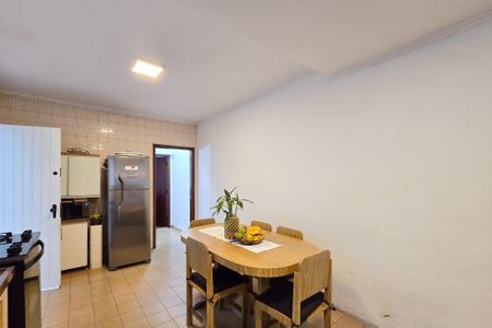 Casa à venda com 157m², 3 quartos e 2 vagas Casa à venda com 157m², 3 quartos e 2 vagasCozinha