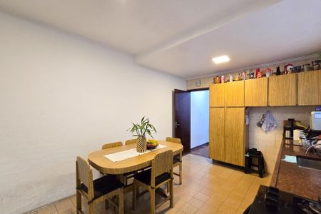 Casa à venda com 157m², 3 quartos e 2 vagas Casa à venda com 157m², 3 quartos e 2 vagasCozinha