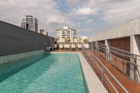 Studio à venda com 27m², 1 quarto e sem vagaPiscina