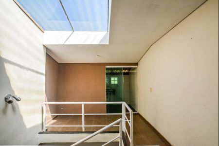 Casa para alugar com 180m², 3 quartos e 4 vagasEscada