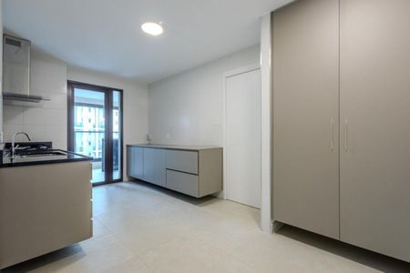 Apartamento à venda com 145m², 3 quartos e 2 vagas