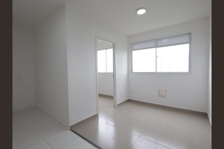 Sala de apartamento para alugar com 2 quartos, 32m² em Vila Suzana, São Paulo