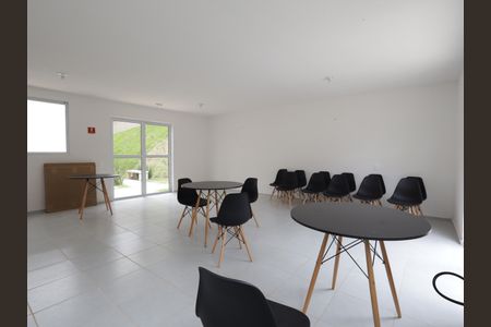 Apartamento para alugar com 32m², 2 quartos e sem vagaÁrea comum - Salão de festas