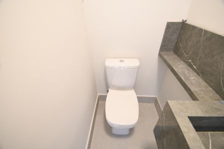 Casa de condomínio à venda com 158m², 3 quartos e 2 vagasLavabo