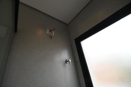 Casa de condomínio à venda com 158m², 3 quartos e 2 vagasBanheiro de serviço