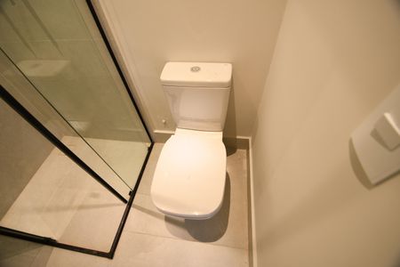 Casa de condomínio à venda com 158m², 3 quartos e 2 vagasBanheiro Social